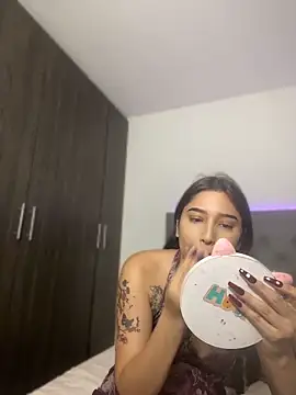 ImEmily   online show from 04.25.26