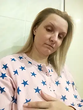 Snapshot of SusanGold9211 chatting on 02.26.26 SusanGold9211 online show from 02.26.26