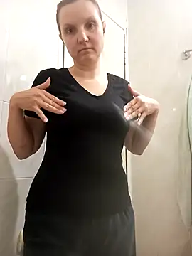 Snapshot of SusanGold9211 chatting on 03.03.26 SusanGold9211 online show from 03.03.26