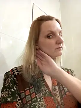 Snapshot of SusanGold9211 chatting on 03.04.26 SusanGold9211 online show from 03.04.26