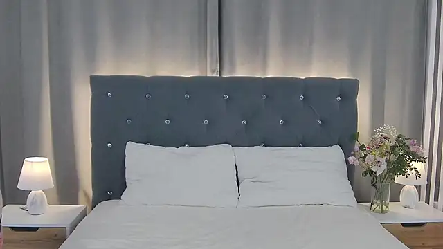 Snapshot of VikkyVonn chatting on 02.18.26 VikkyVonn online show from 02.18.26