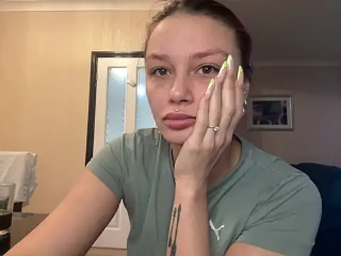 FoxyValentine online show from 04.18.26