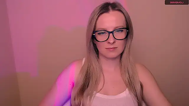 Snapshot of AnnePeach chatting on 03.04.26 AnnePeach online show from 03.04.26