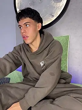 Snapshot of Lucian-greyy chatting on 02.15.26 Lucian-greyy online show from 02.15.26