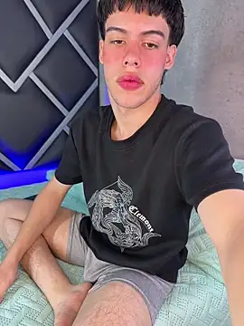 Snapshot of Lucian-greyy chatting on 03.04.26 Lucian-greyy online show from 03.04.26