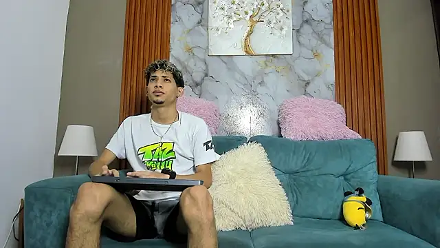 YOUNG BOYS HELL online show from 03.13.26