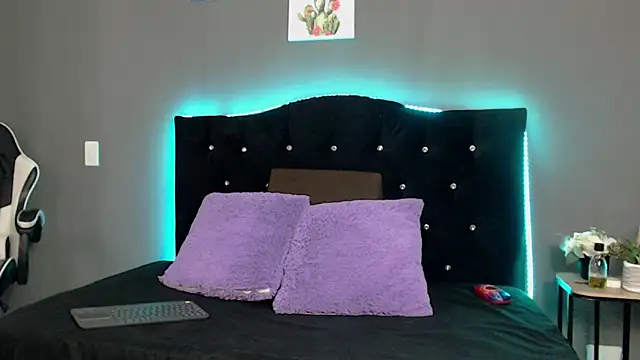 Ivy Heat online show from 05.22.26