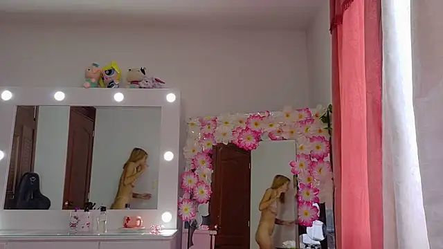 Snapshot of Mis_Cersi chatting on 07.20.26 Mis Cersi online show from 07.20.26
