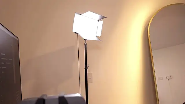 Im Velora online show from 02.23.26