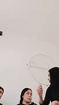 Snapshot of Ivyy_sweet_ chatting on 06.23.26 Ivyy sweet online show from 06.23.26