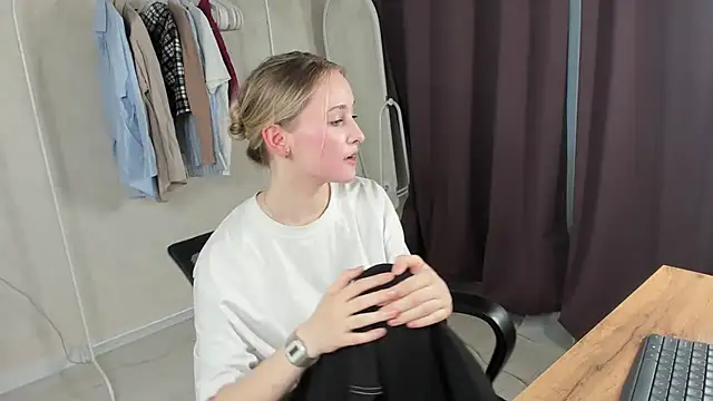 TraceeRebollar online show from 02.15.26