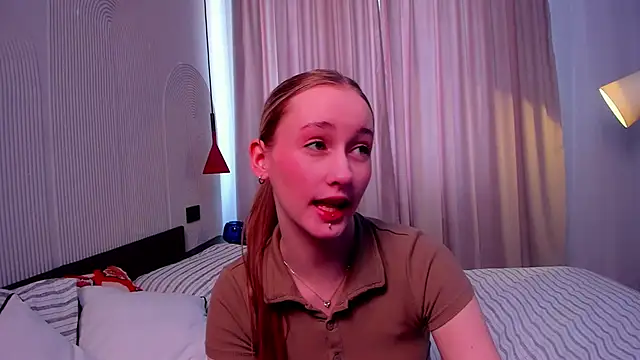 TraceeRebollar online show from 03.04.26