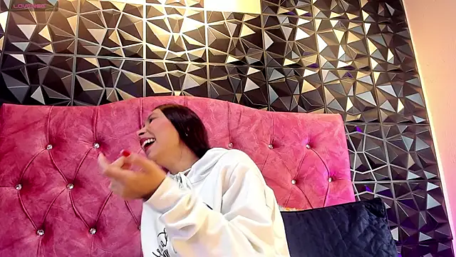 angeldreams15  online show from 04.20.26