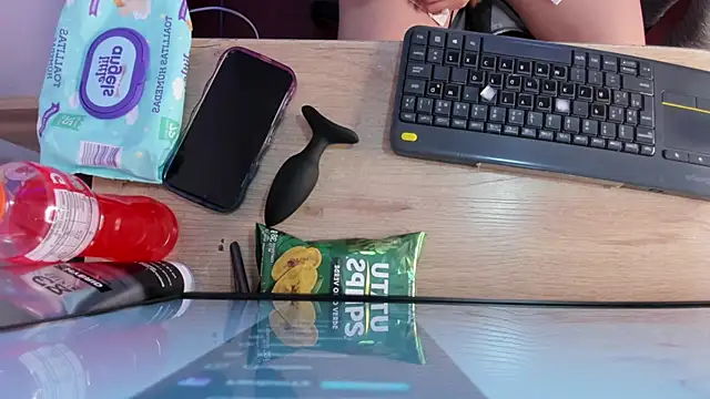 Snapshot of BarbieHannaB_ chatting on 03.04.26 BarbieHannaB online show from 03.04.26