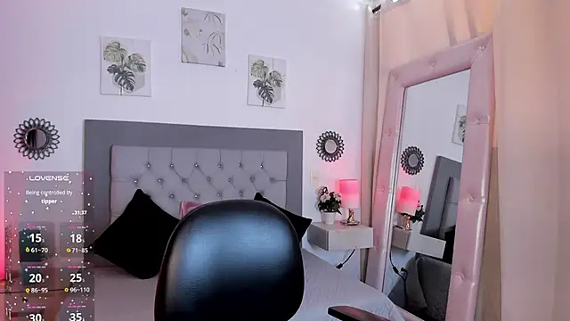 julietha Vega online show from 04.20.26