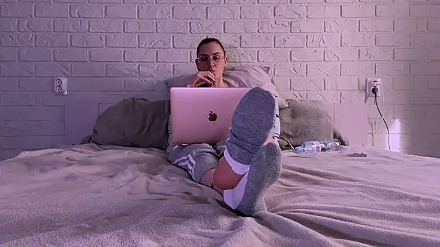 missmiroslava online show from 04.10.26