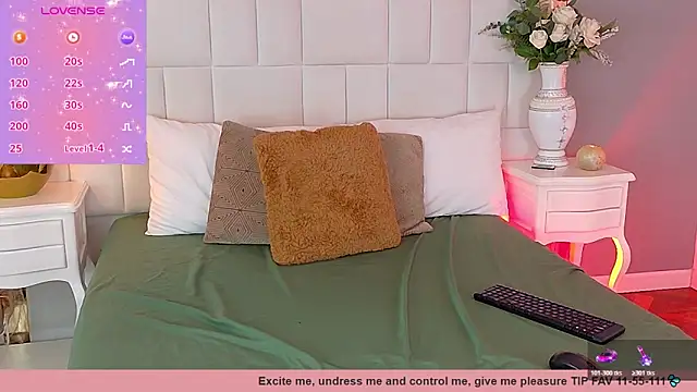 AraLewis online show from 04.22.26