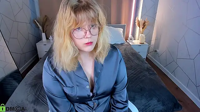 luna c0ra online show from 02.21.26