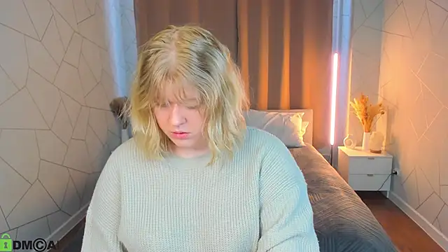 luna c0ra online show from 04.19.26