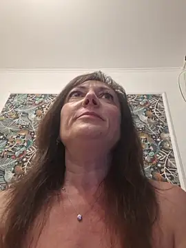 Snapshot of SaraGina chatting on 04.28.26 SaraGina online show from 04.28.26
