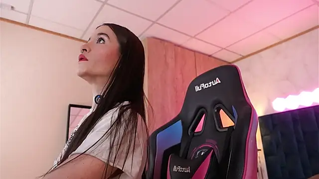 Snapshot of LucyDeLuca chatting on 02.26.26 LucyDeLuca online show from 02.26.26