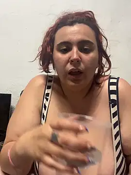 Snapshot of Sandragll chatting on 06.18.26 Sandragll online show from 06.18.26
