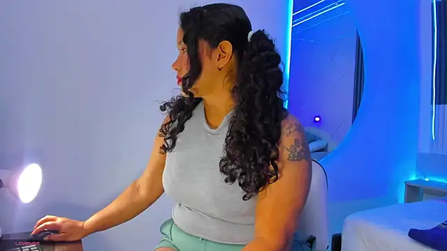 Leila rossi online show from 03.05.26