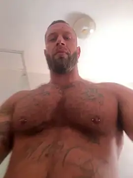 Snapshot of Tiziano94 chatting on 05.19.26 Tiziano94 online show from 05.19.26
