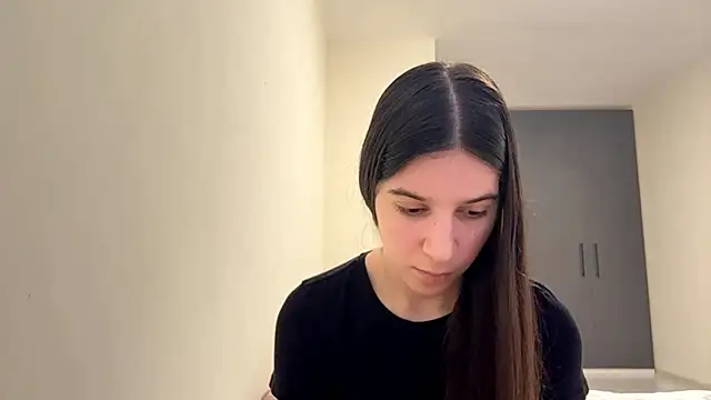 NiaWelchel online show from 03.07.26