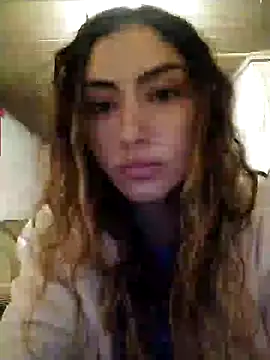 Larinhacat online show from 02.17.26