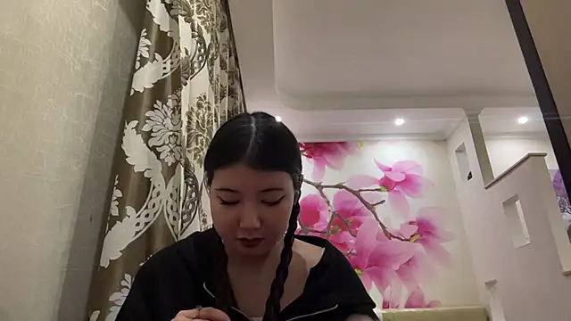 MaeRaads online show from 02.17.26