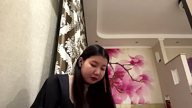 MaeRaads online show from 02.26.26