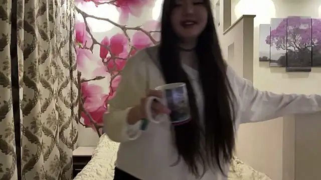 MaeRaads online show from 04.18.26