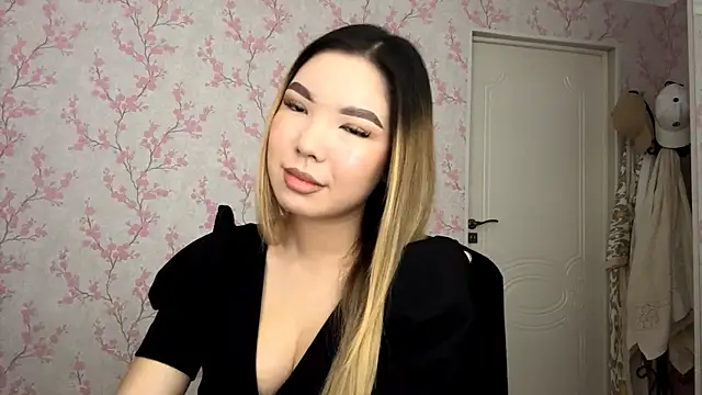 Snapshot of Elina_Mottel chatting on 02.17.26 Elina Mottel online show from 02.17.26