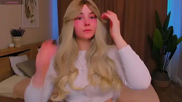 Snapshot of Maddy_Wood_ chatting on 02.20.26 Maddy Wood online show from 02.20.26