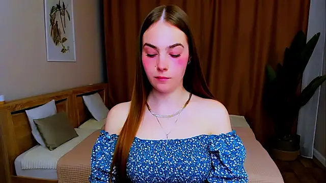 Maddy Wood  online show from 04.11.26