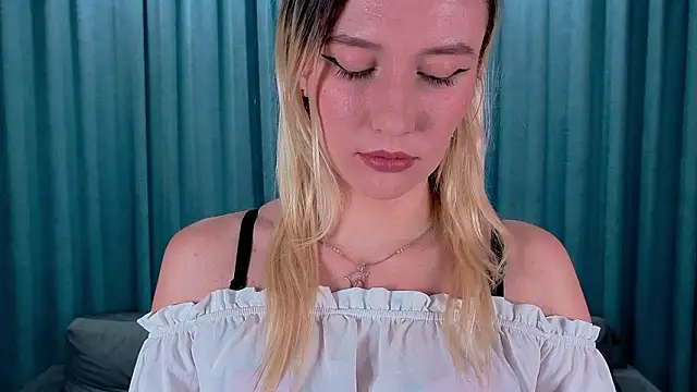 AshleyySchwartz online show from 03.11.26