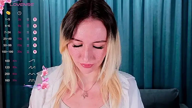 AshleyySchwartz online show from 03.25.26