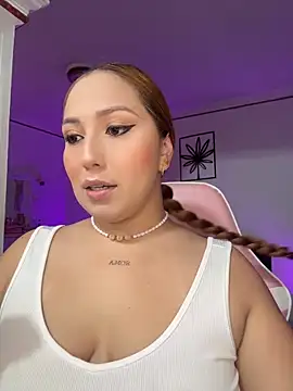 Kiarhatrixie1 online show from 04.19.26