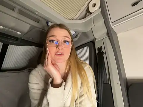 melanieTesss online show from 02.21.26