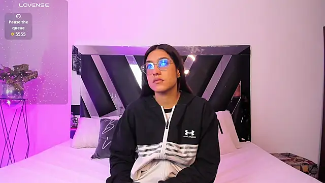 Mia Iron online show from 04.02.26