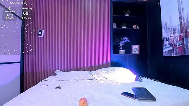 SiaFoxx  online show from 06.04.26