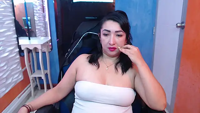 Snapshot of alma_tb1 chatting on 02.20.26 alma tb1 online show from 02.20.26