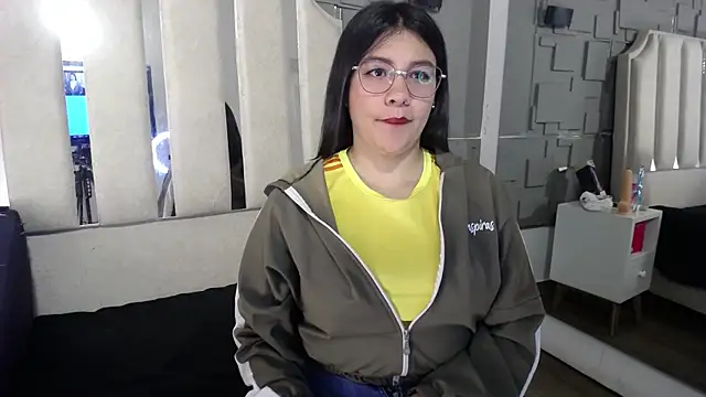 Snapshot of belen_green chatting on 06.17.26 belen green online show from 06.17.26