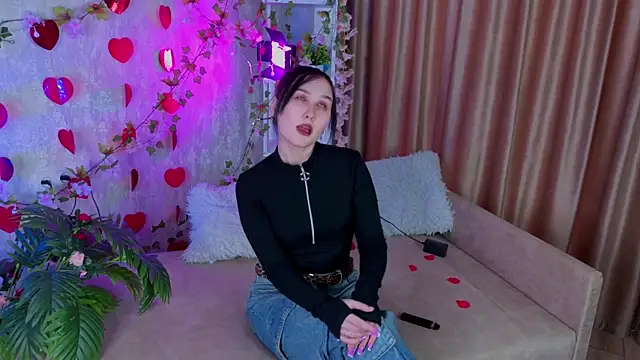 Snapshot of ThoraHaring chatting on 02.23.26 ThoraHaring online show from 02.23.26