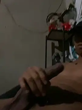 Snapshot of Alee_2005 chatting on 03.04.26 Alee 2005 online show from 03.04.26