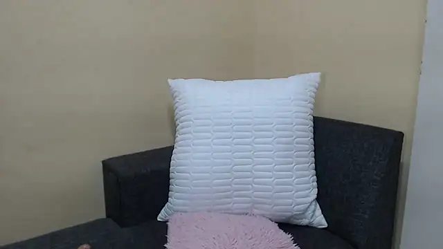 HornyLilHoney online show from 04.18.26