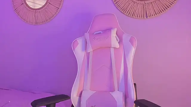 Snapshot of Lummii_ chatting on 03.04.26 Lummii online show from 03.04.26