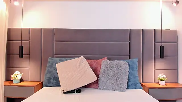 Snapshot of KaraWatson chatting on 02.18.26 KaraWatson online show from 02.18.26