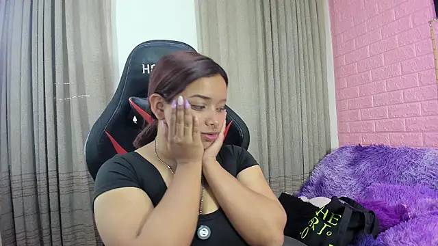 Sienna Lux01 online show from 02.26.26